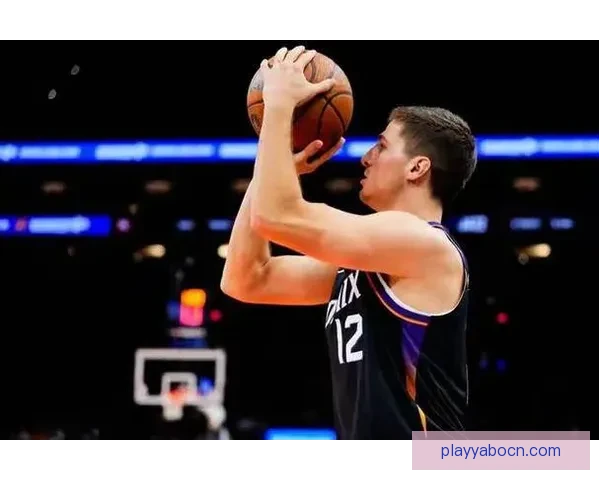 布克36分力助太阳力克灰熊 杰伦格林21分吉莱斯皮两双闪耀赛场